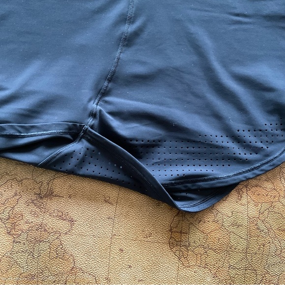 lululemon High Neck split Hem Run Tank - Picture 7 of 8